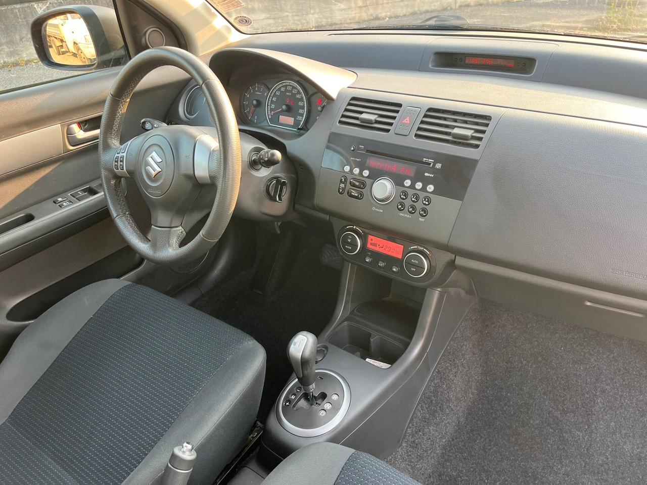 Suzuki Swift 1.3 5p. CAMBIO AUTOMATICO