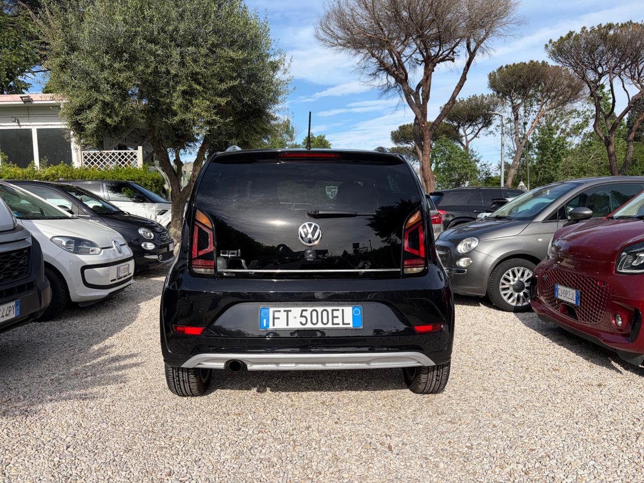 Volkswagen up! 1.0 75 CV 5p. cross BlueMotion Technology