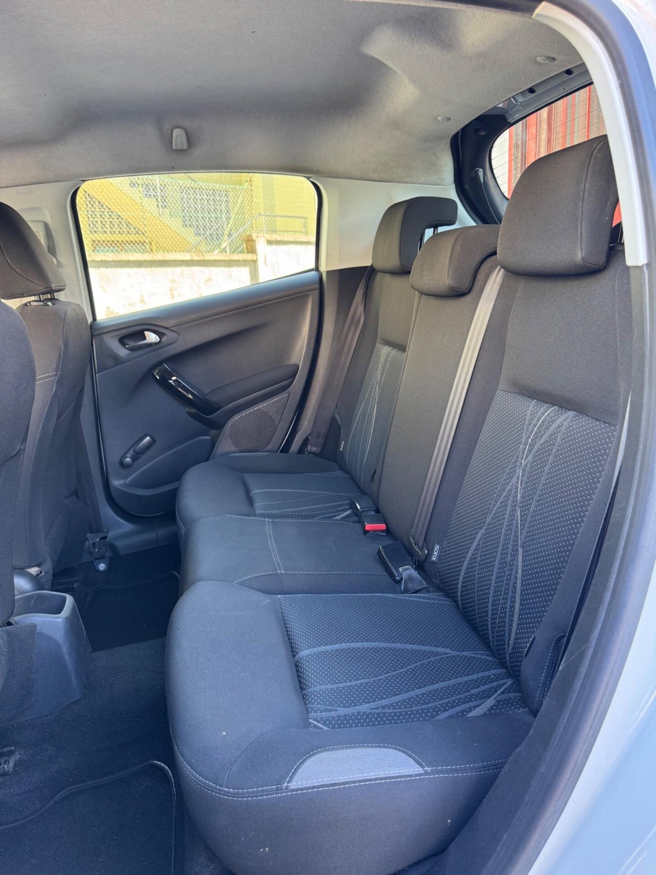 Peugeot 208 1.4 HDi 68 CV 3 porte Active