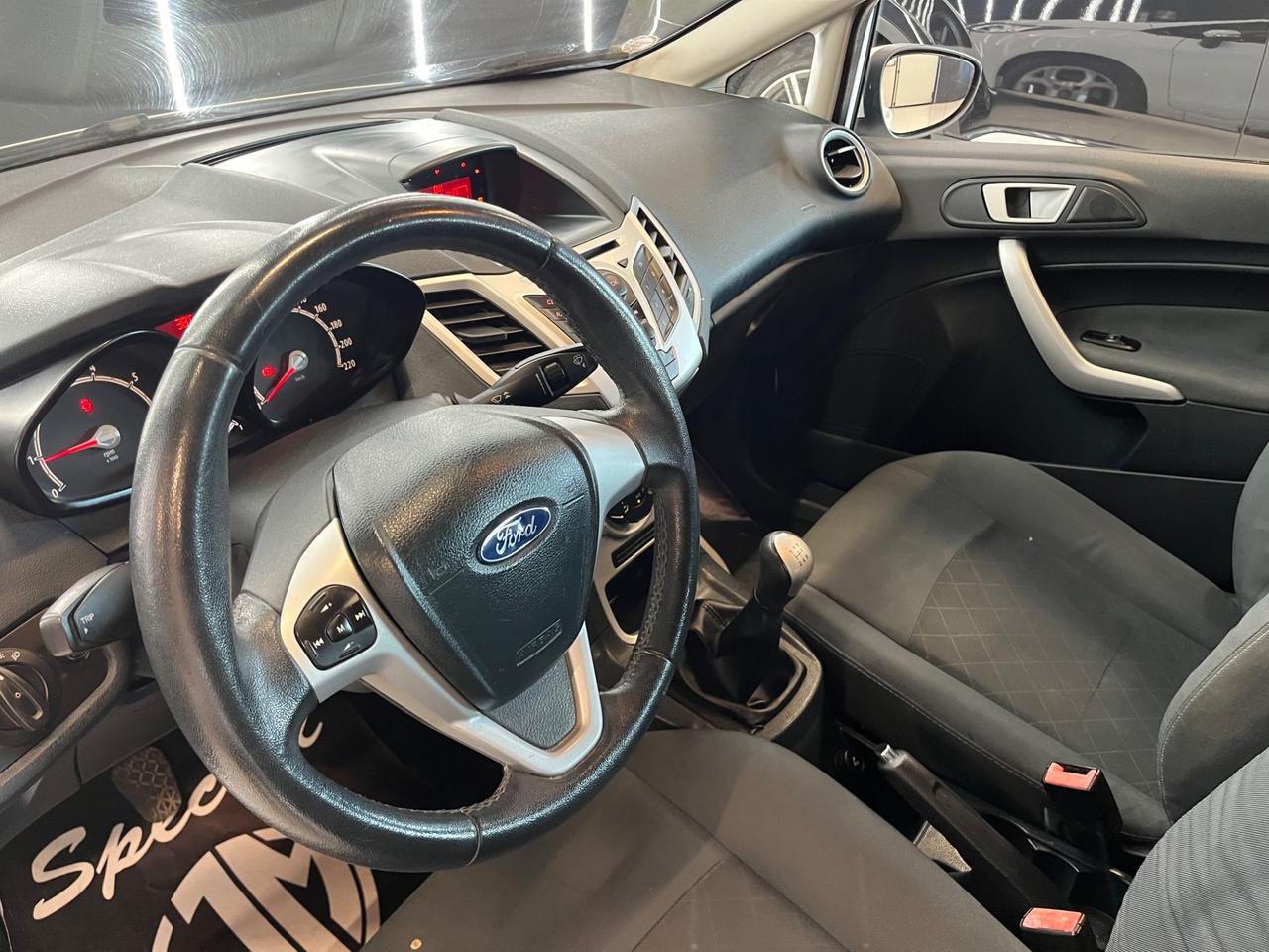 Ford Fiesta 1.2 60CV 5 porte Titanium OK NEOPATENTATI