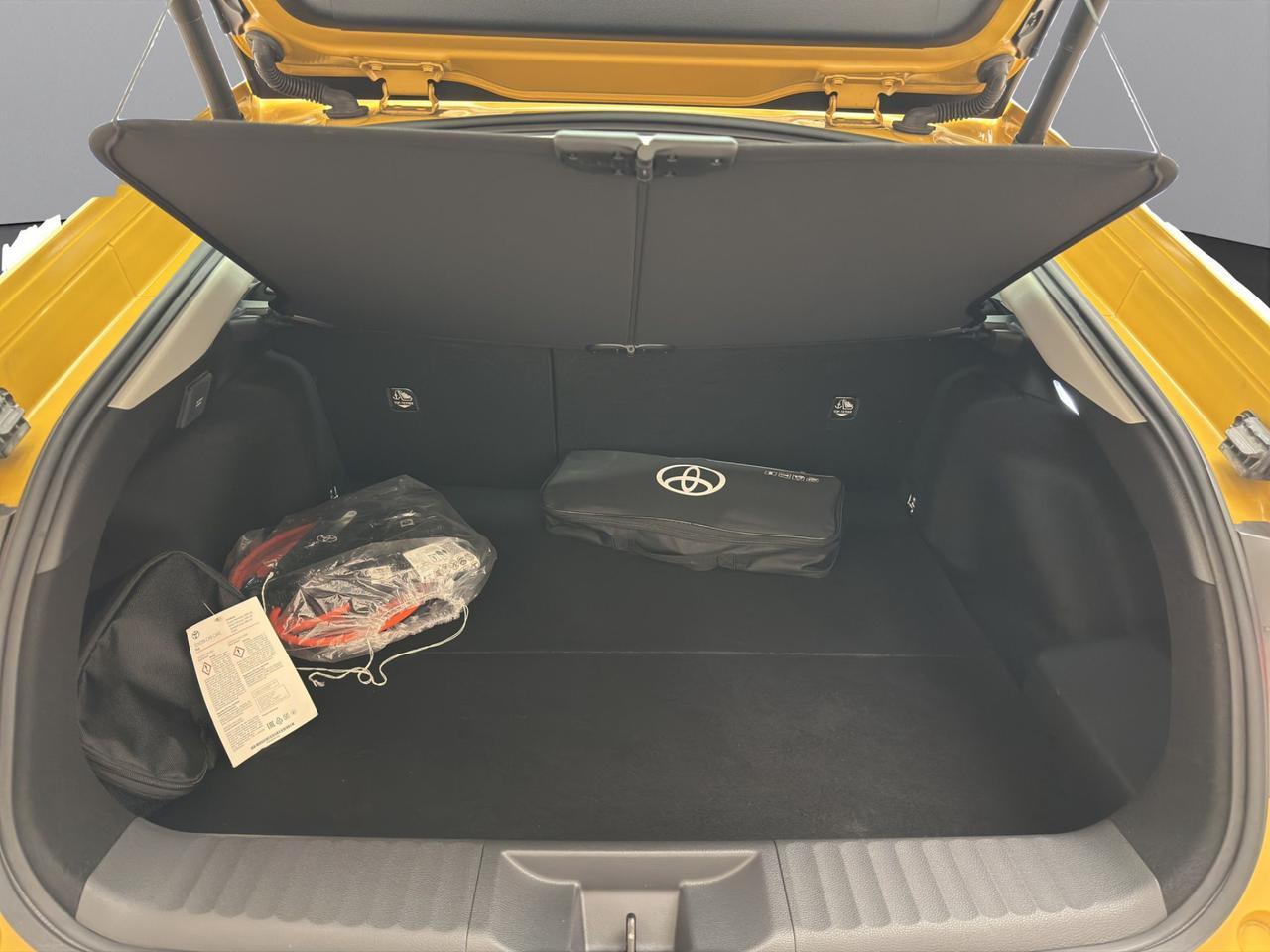 Toyota Prius 2.0 phev Lounge