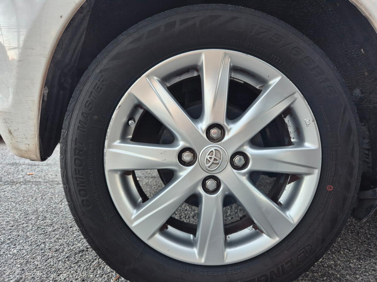 Toyota Yaris 1.0Benzina Lounge