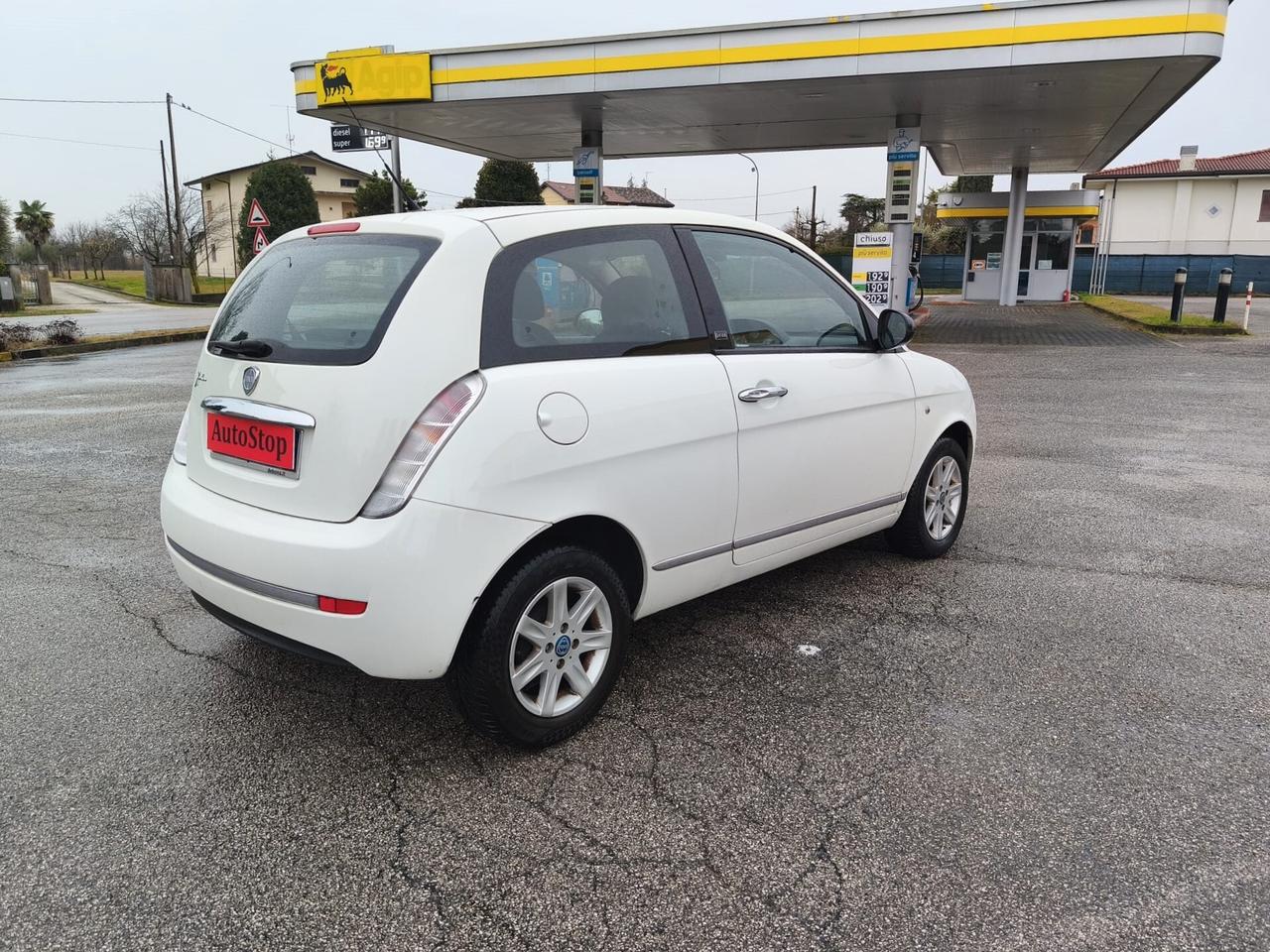 Lancia Ypsilon 1.3 MJT 75 CV Platinum Accetto Permute