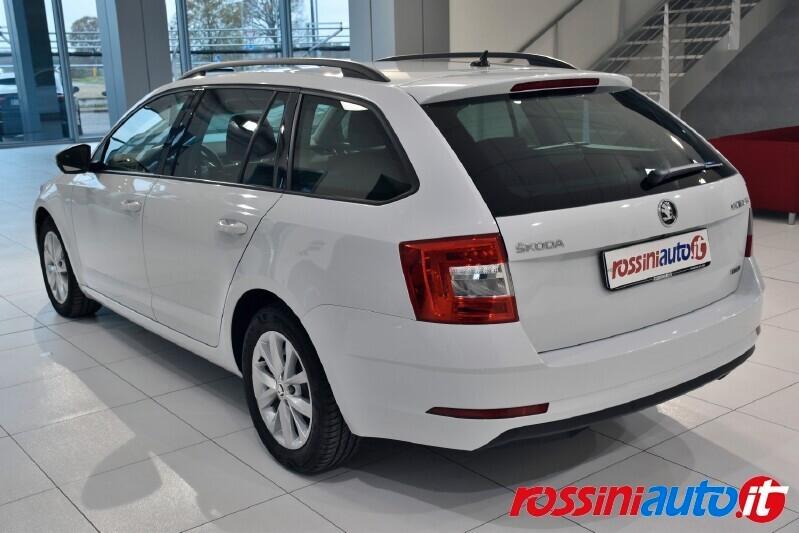 SKODA OCTAVIA WAGON 1.5 G-TEC 131 CV DSG EXECUTIVE REARVIEW