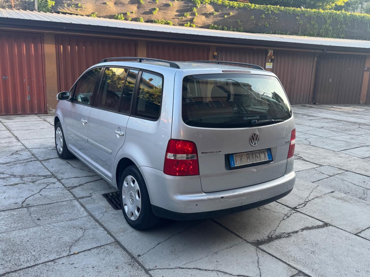 Volkswagen Touran 5 POSTI CON SOLI 143000KM