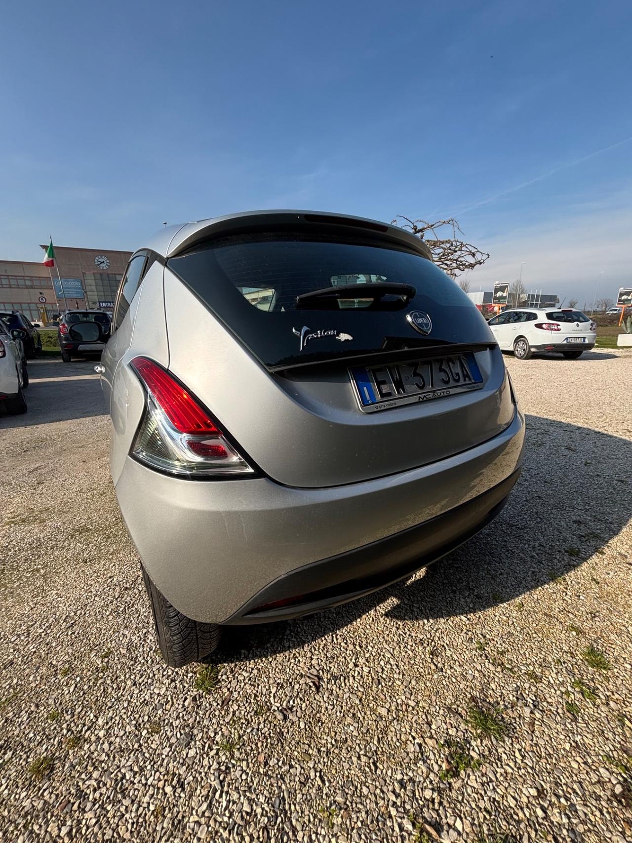 Lancia Ypsilon 0.9 TwinAir 85 CV 5 porte Metano Ecochic Elefantino