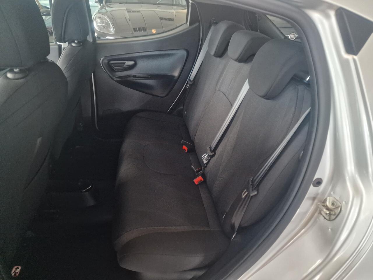 Lancia Ypsilon 1.0 Hybrid Ecochic Gold