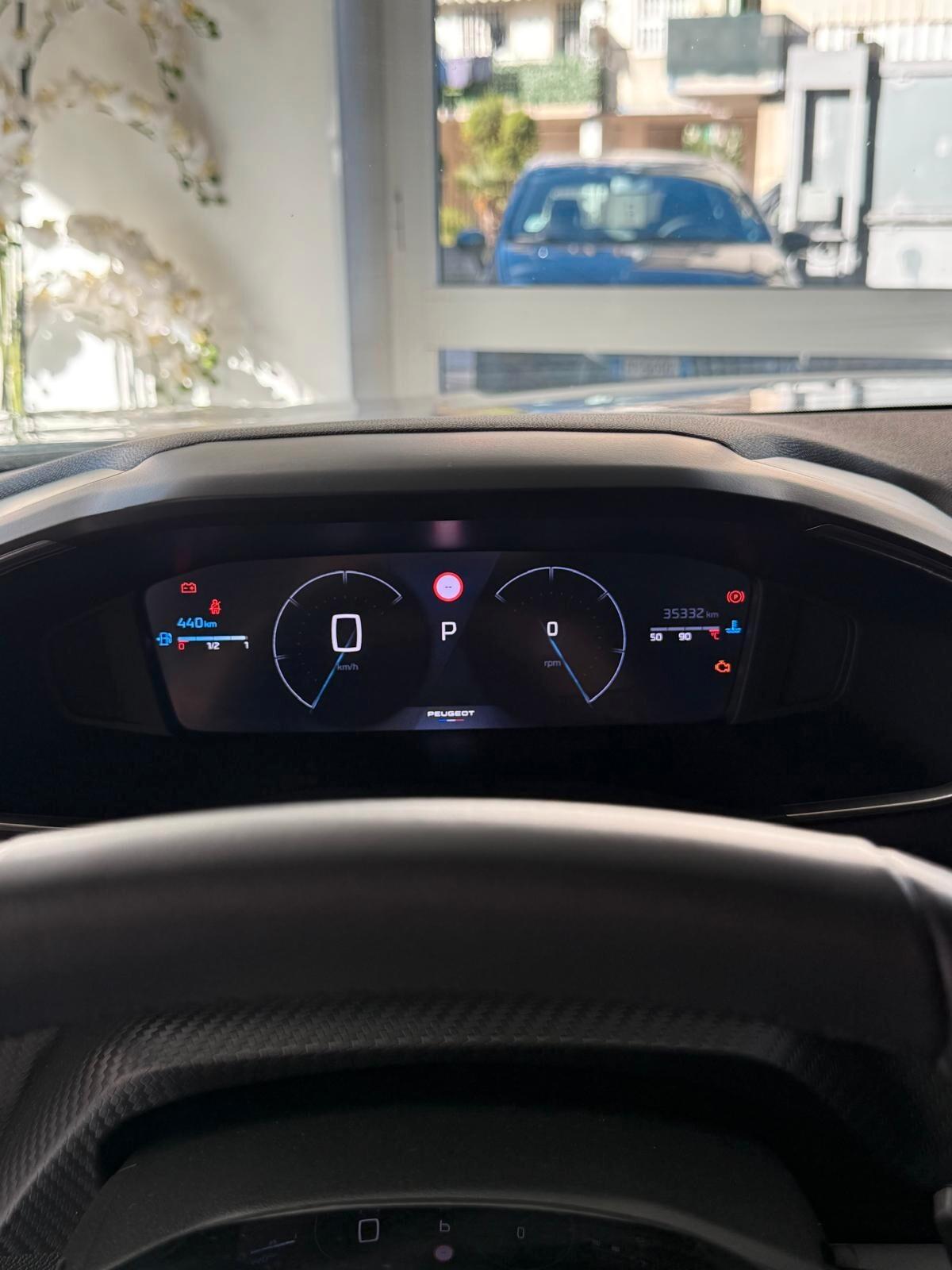 Peugeot 2008 PureTech 130 S&S EAT8 Allure