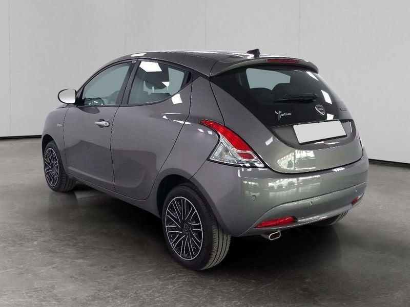 Lancia Ypsilon 1.0 firefly hybrid Gold s&s 70cv