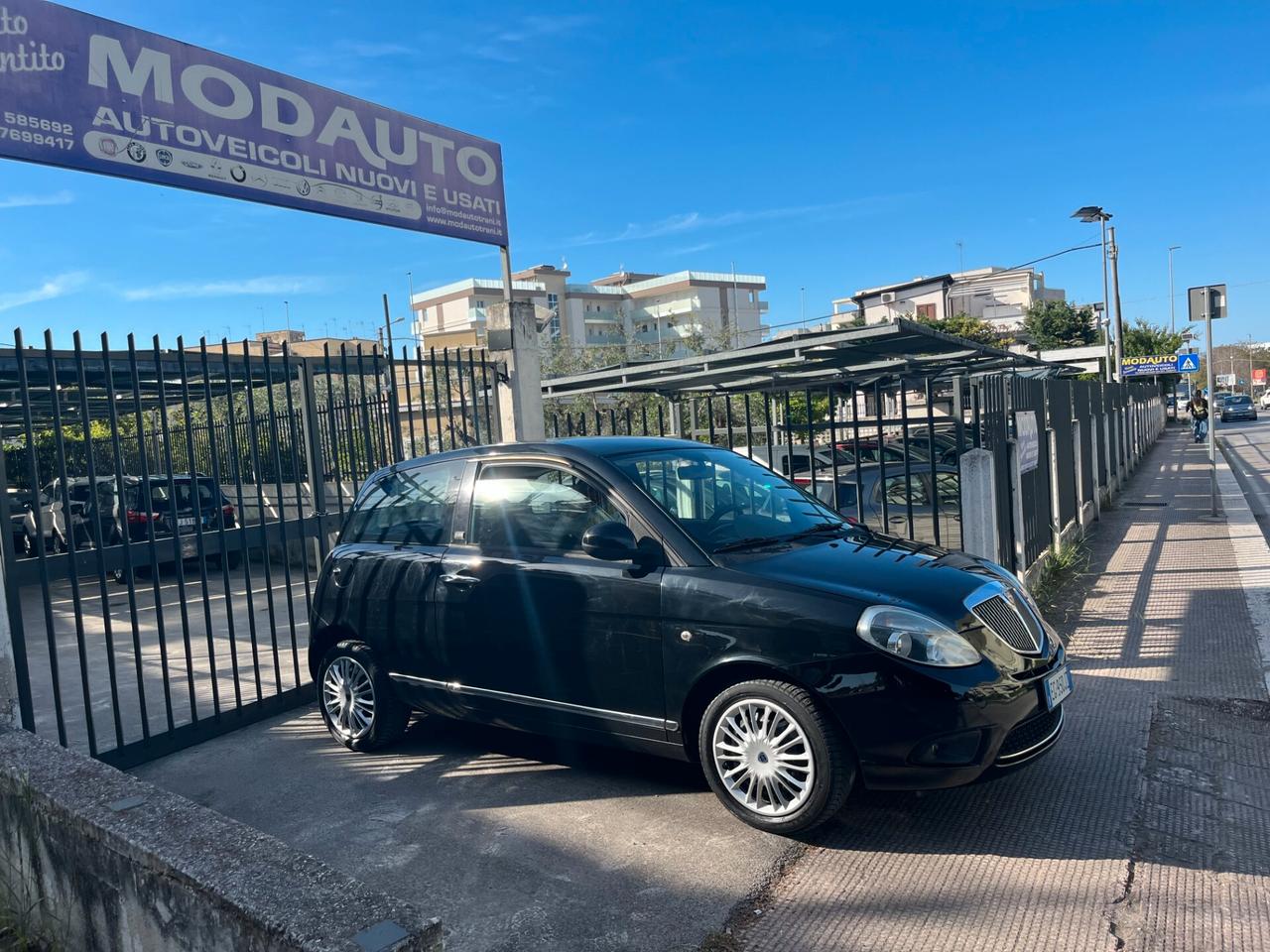 Lancia Ypsilon 1.2 69 CV Diva X NeoPatentati