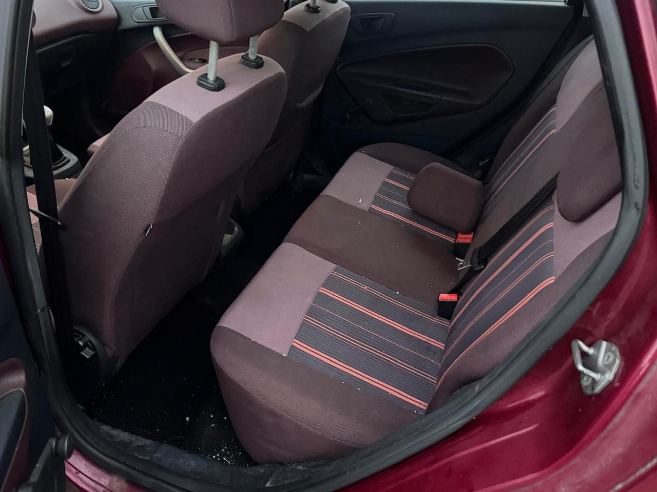 FORD FIESTA 1.4 DIESEL TITANIUM ANCHE PER NEOPATENTATI