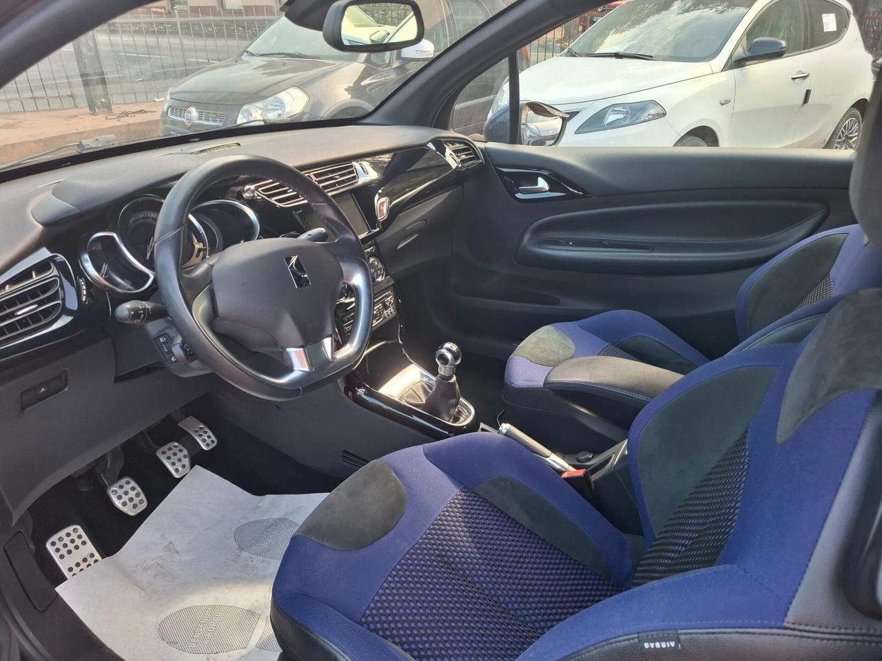 Ds DS3 3 1.6 VTi 120 Just Black