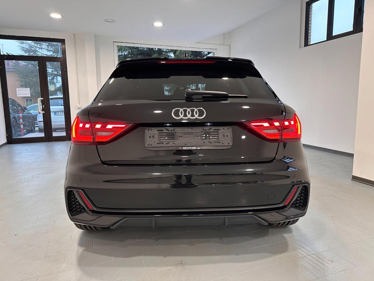 Audi A1 SPORTBACK 25 TFSI S tronic S LINE MATRIX R18