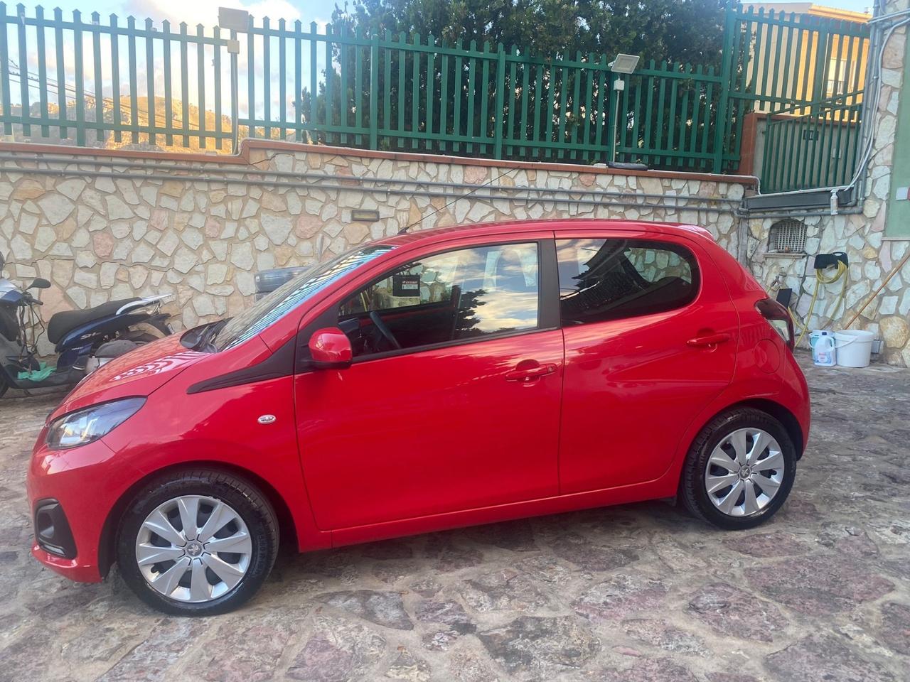 Peugeot 108 2014 1.2 82 CV 5 porte Active