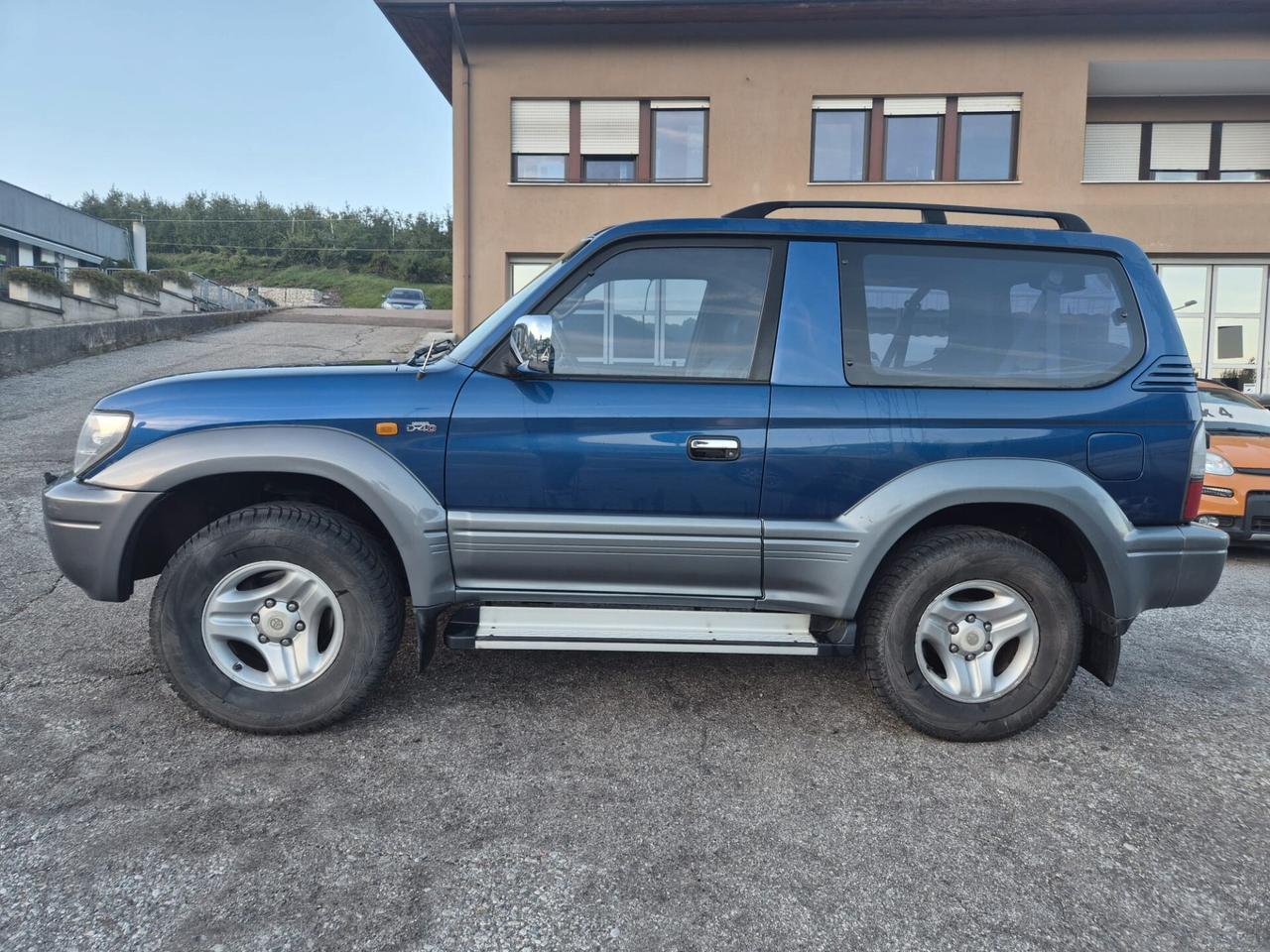 TOYOTA LAND CRUISER