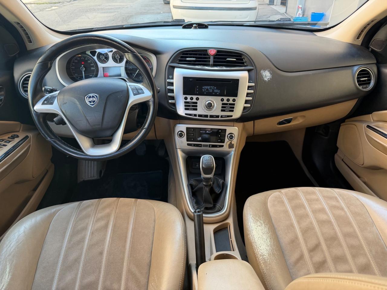 Lancia Delta 1.6 MJT 105 CV Gold 2011