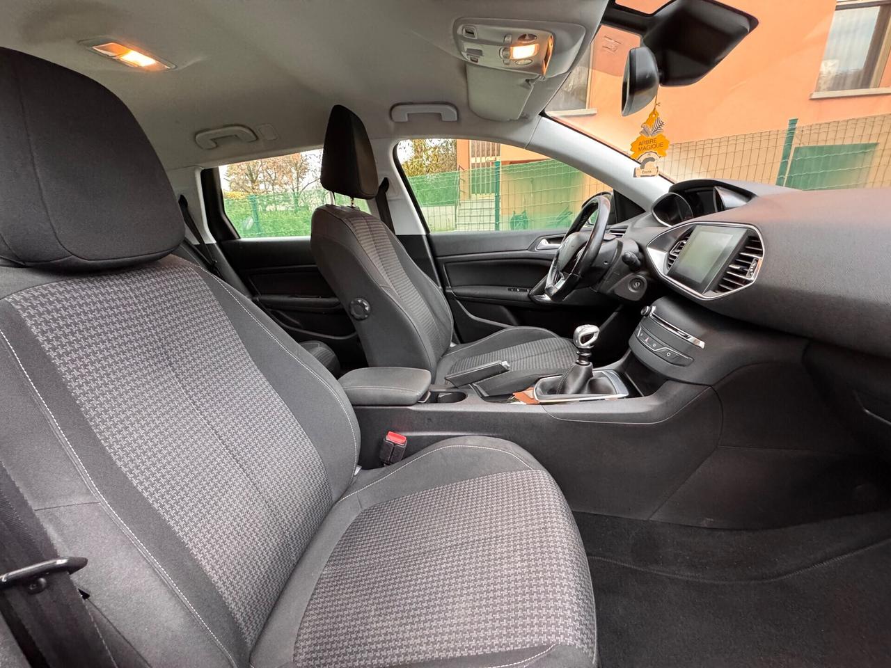 Peugeot 308 BlueHDi 130 S&S SW Allure