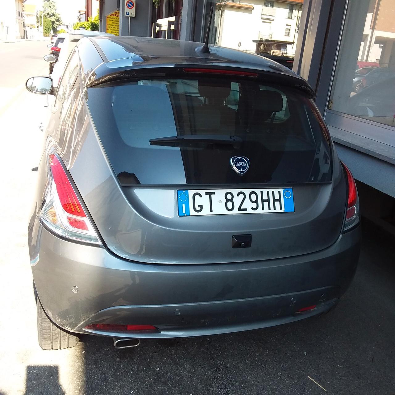 Lancia Ypsilon 1.0 FireFly 5 porte S&S Hybrid Platino