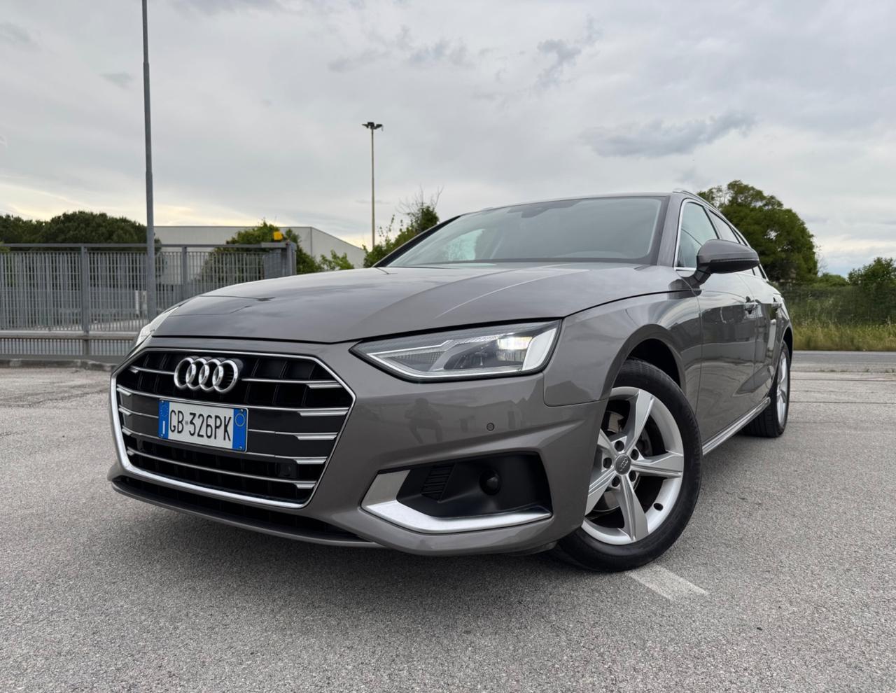 Audi A4 Avant 35 TDI/163 CV S tronic Business Advanced