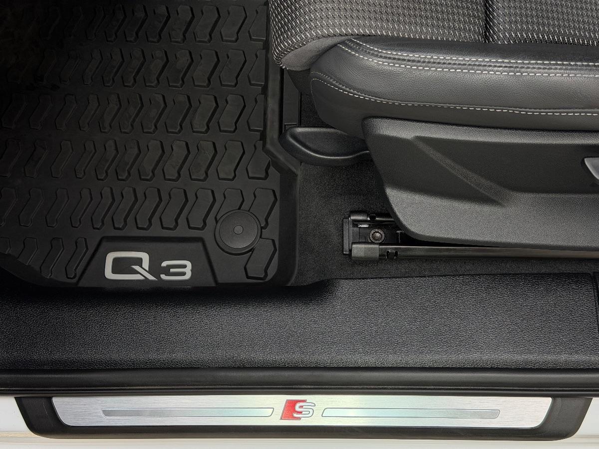 Audi Q3 Sportback 40TDI Quattro S-line Identity Black 193CV
