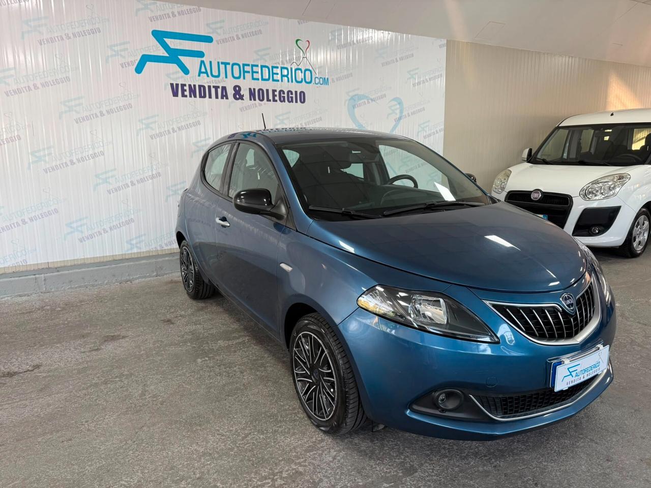 Lancia Ypsilon 1.0 Hybrid 5 porte S&S Alberta Ferretti