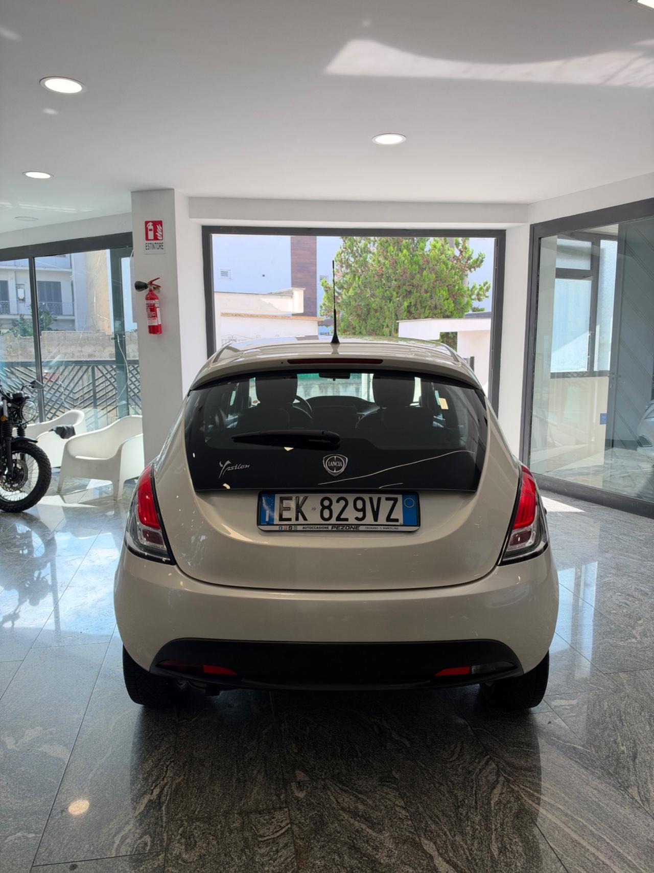 Lancia Ypsilon 1.3 MJT 16V 95 CV 5 porte S&S Silver