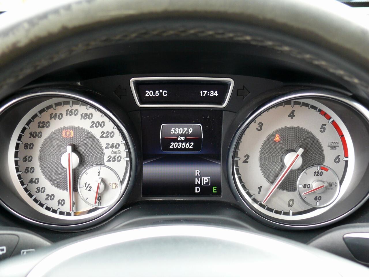 Mercedes-benz GLA 200 GLA 200 d - (M1324)