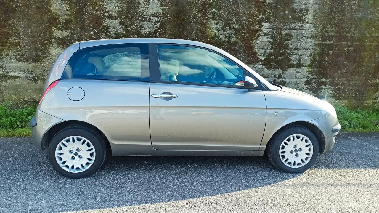 Lancia Ypsilon 1.2 Argento