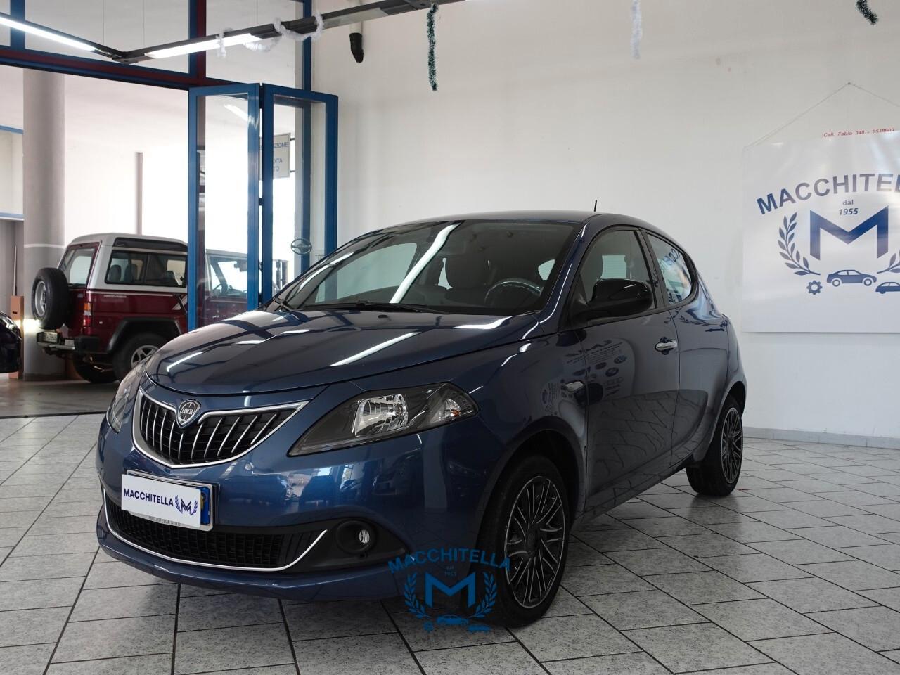 Lancia Ypsilon 1.0 FireFly 5 porte S&S Hybrid Ecochic Silver