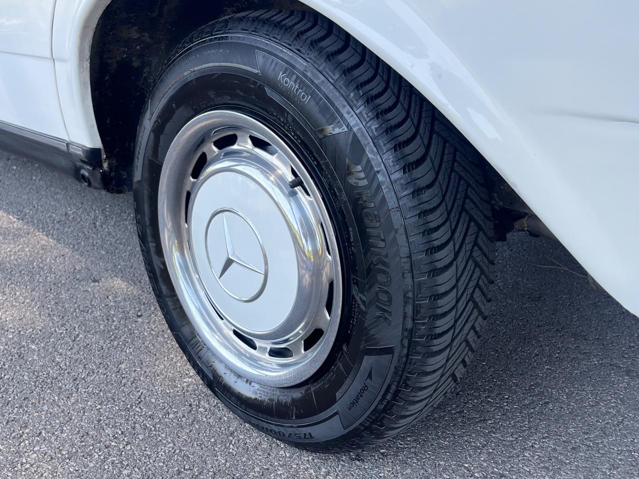 Mercedes benz 200 E w123 - Motore NUOVO