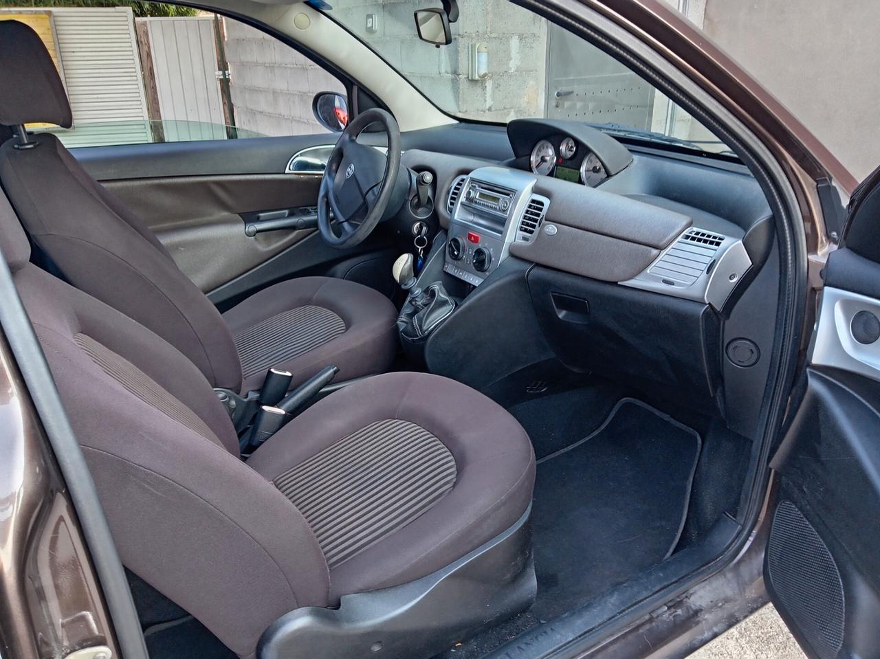 Lancia Ypsilon 1.2 Platino