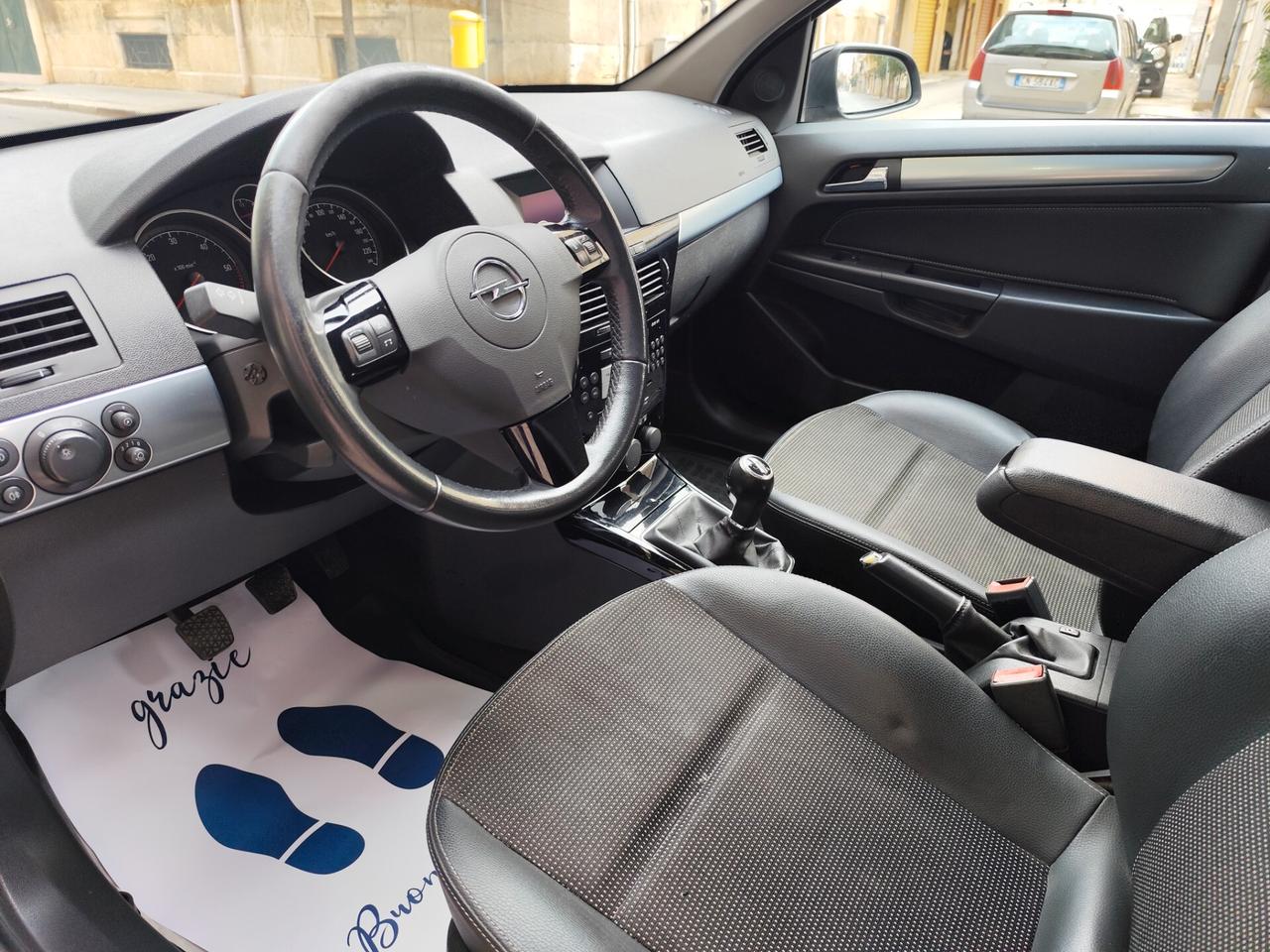 Opel Astra 1.7 CDTI 110CV COSMO BERLINA