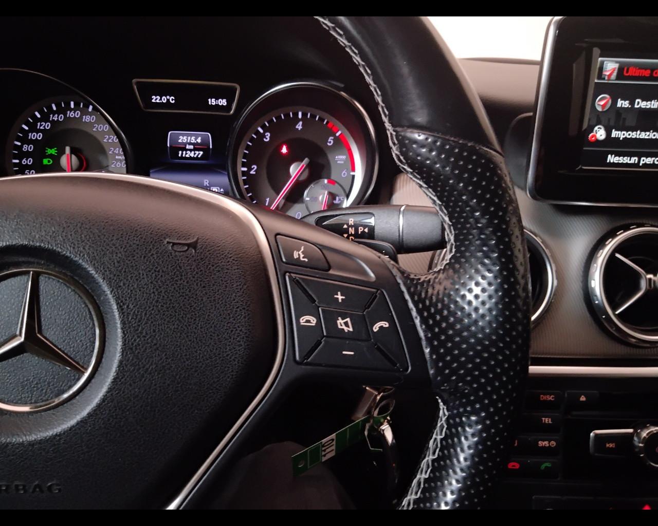 Mercedes-Benz GLA-X156 2014 - GLA 220 d (cdi) Sport 4matic 170cv auto