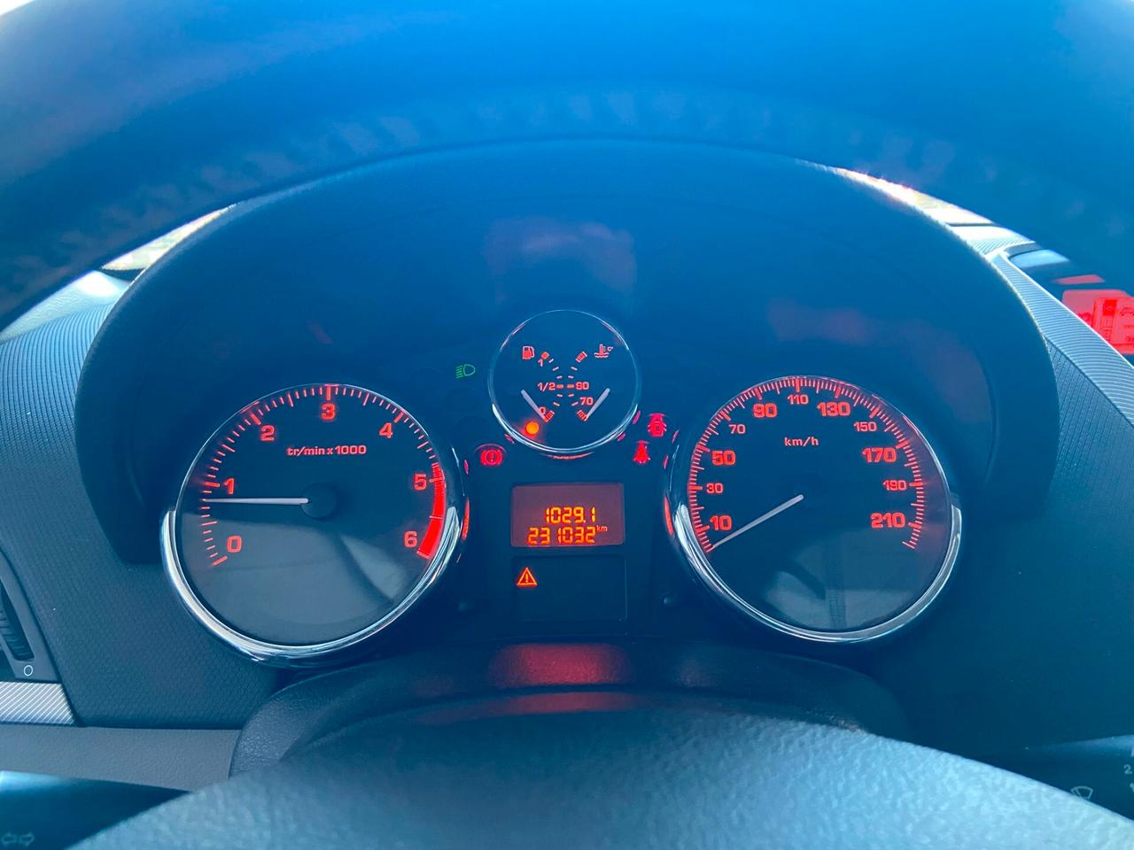 Peugeot 207 1.4 HDi 70CV 5p. ONE Line