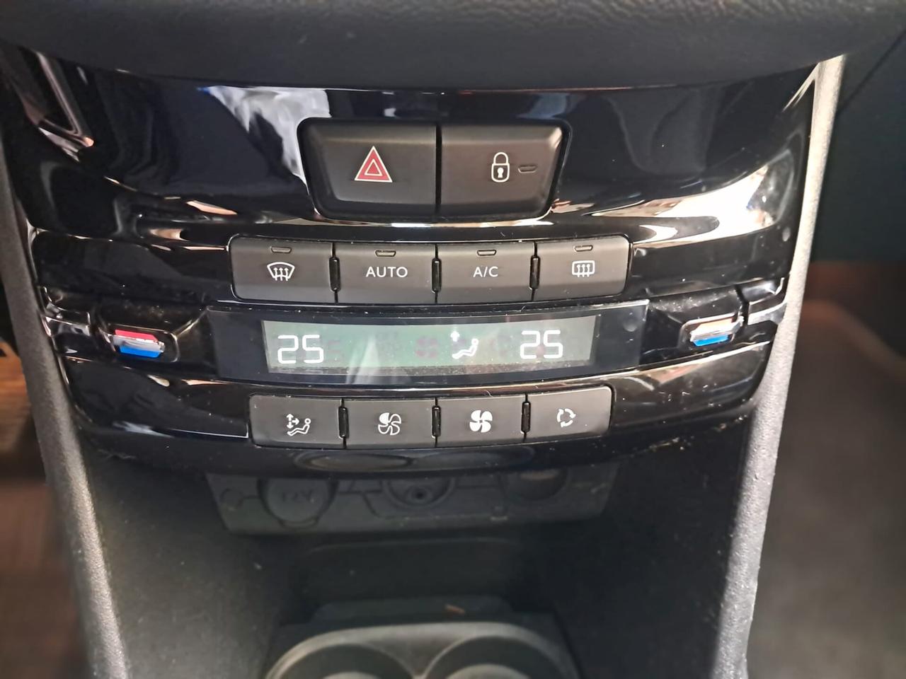 PEUGEOT 208 1.4 HDI-TETTO PANORAMICO -Euro6290