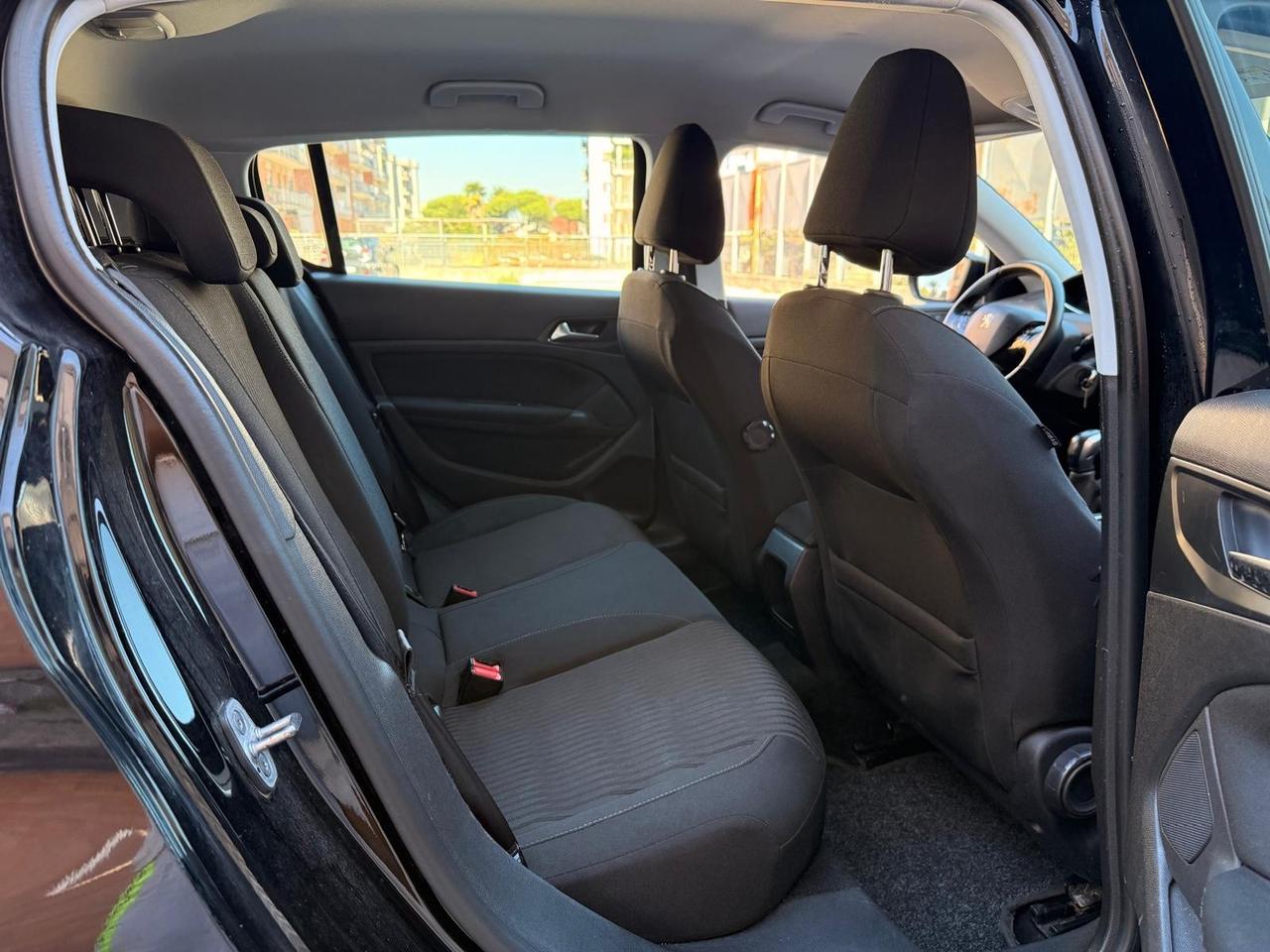 Peugeot 308 BlueHDi 100 S&S Business