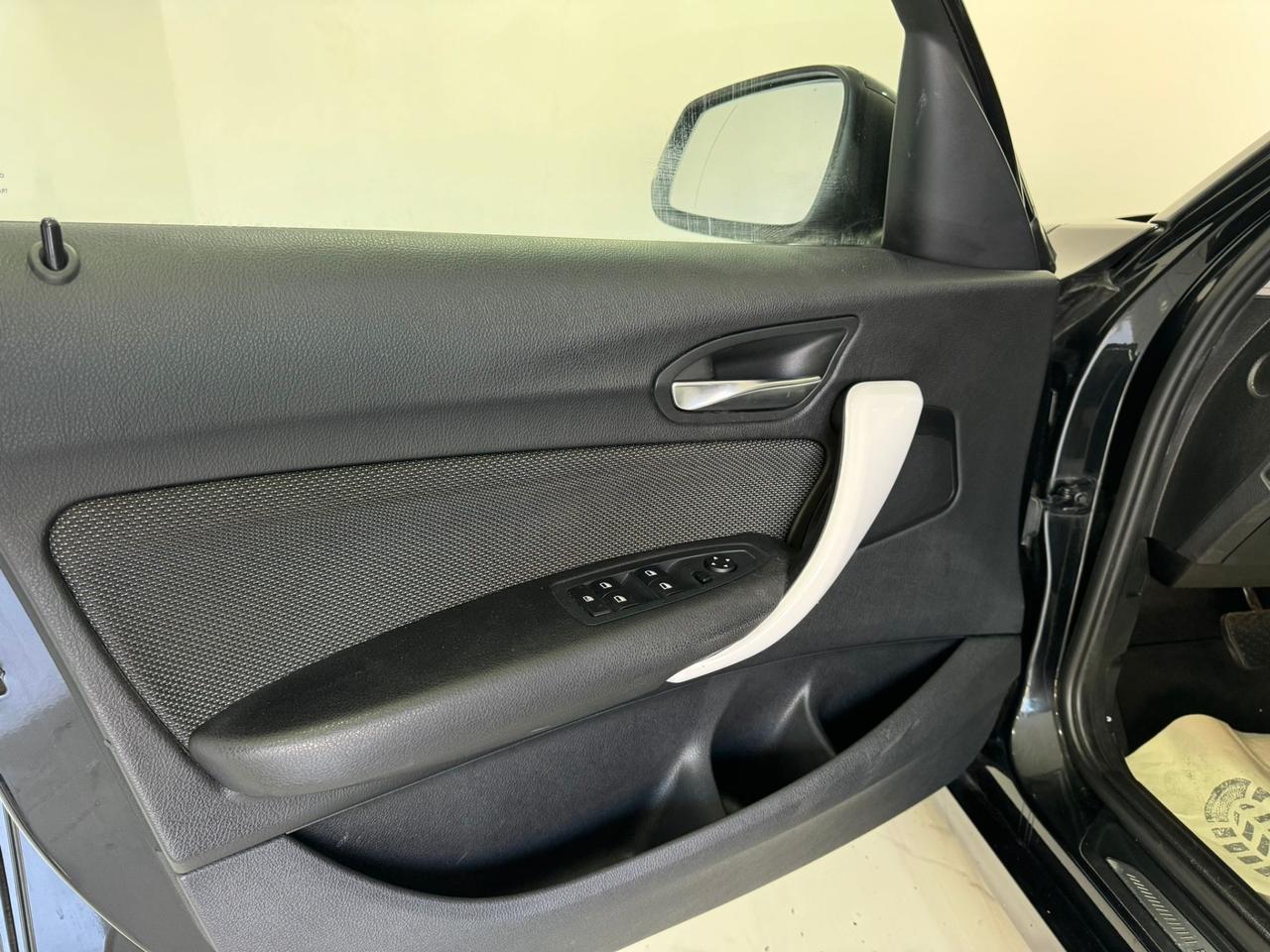 Bmw 116 d -LED-NAVI-EURO 6- GARANTITA-2015