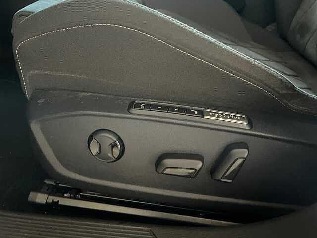 Volkswagen Golf 8ª serie 1.5TSI 130CV Style - NEOPATENTATI