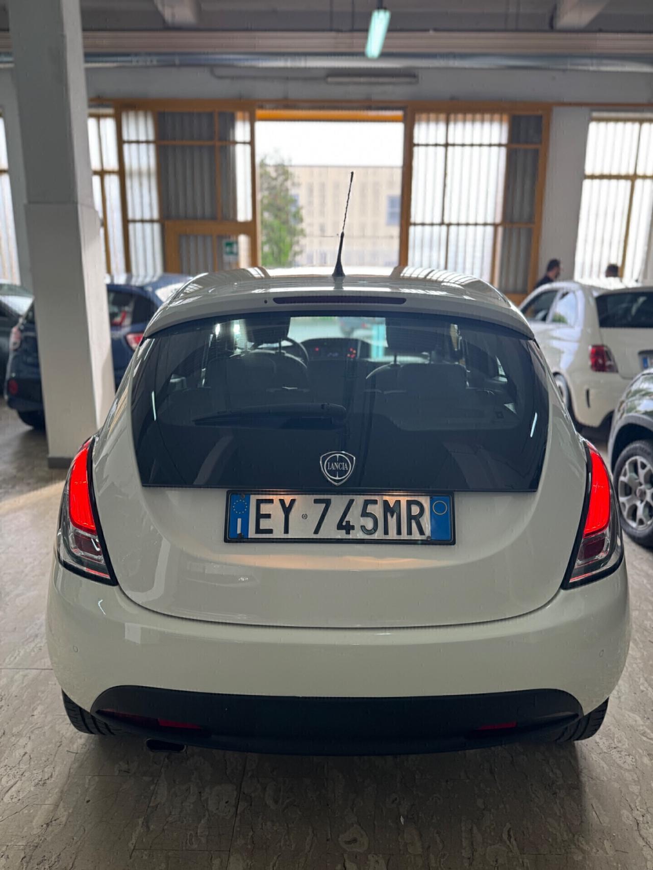 Lancia Ypsilon 1.2 69 CV 5 porte Platinum