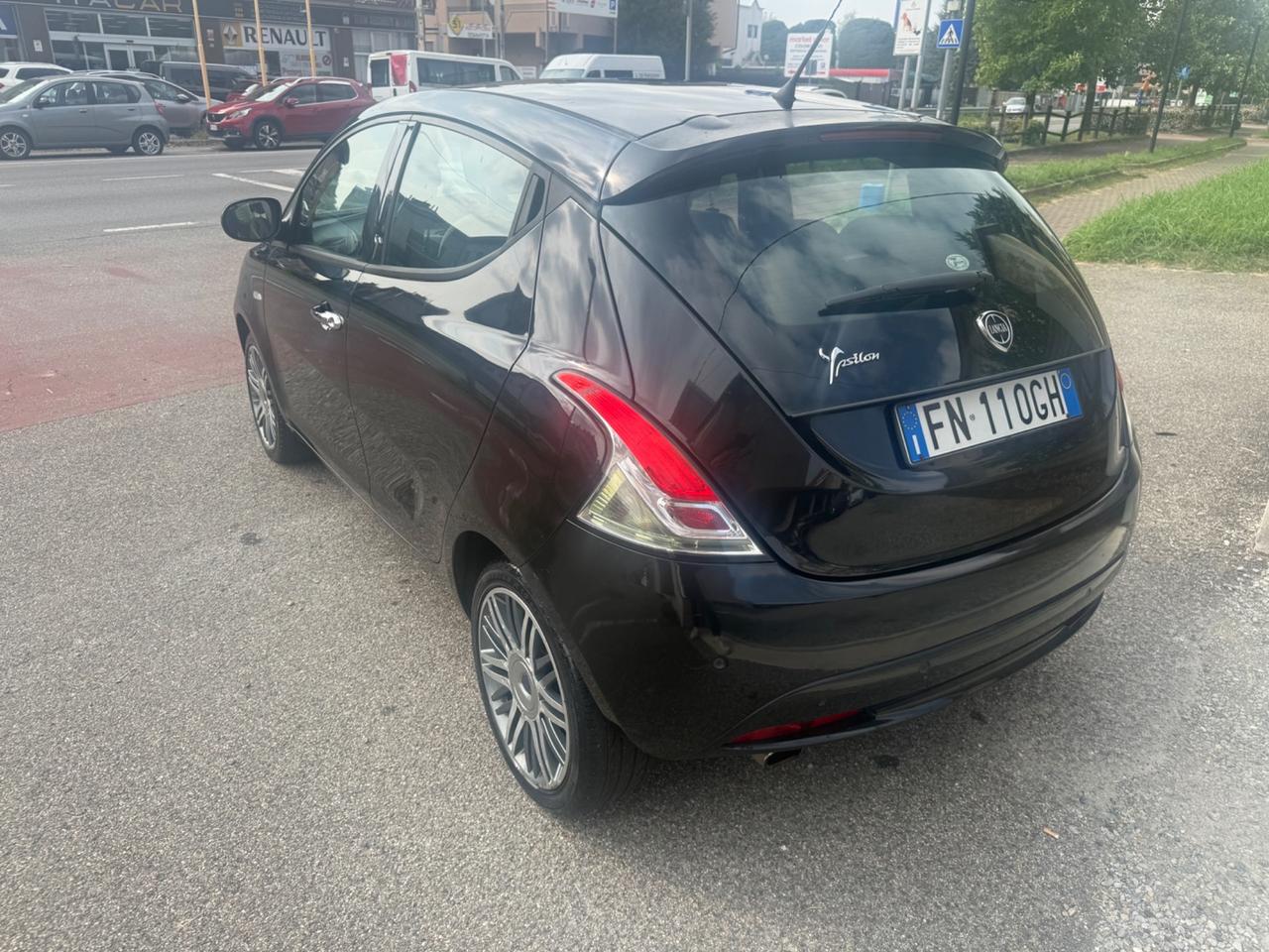 Lancia Ypsilon 1.2 69 CV 5 porte S&S Platinum