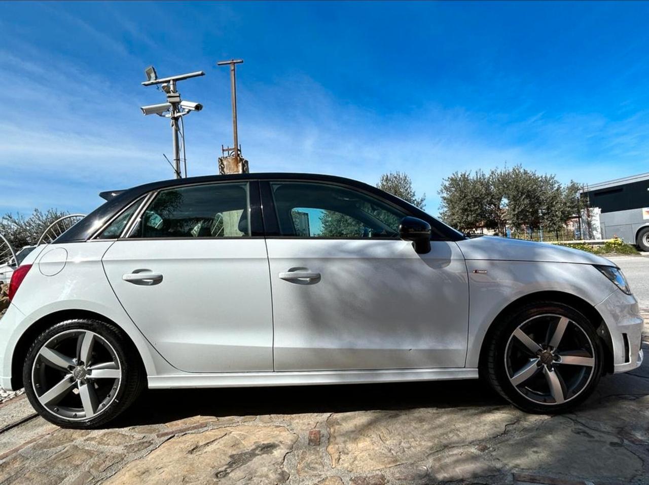 Audi A1 1.6 TDI 105 CV S Line Led Pelle.Navy Matrix