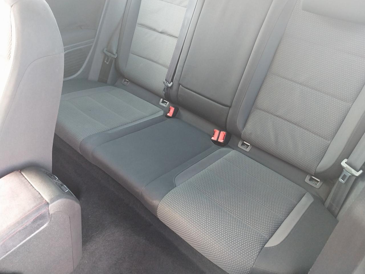 Volkswagen Golf 1.6 TDI DPF 3p. Highline