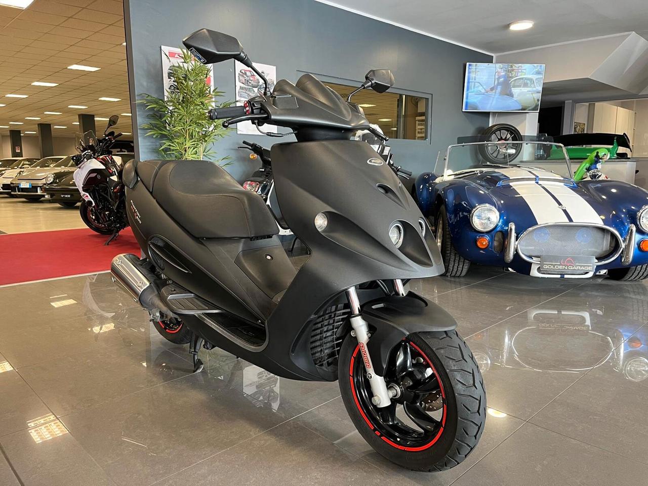 Malaguti F12 Phantom Max 200