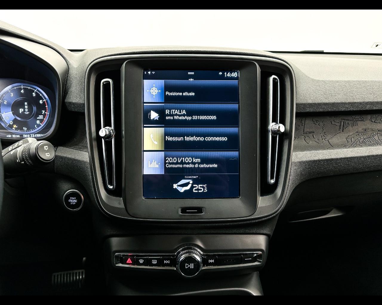 VOLVO XC40 (2017-->) - XC40 T2 Geartronic Momentum Core N1