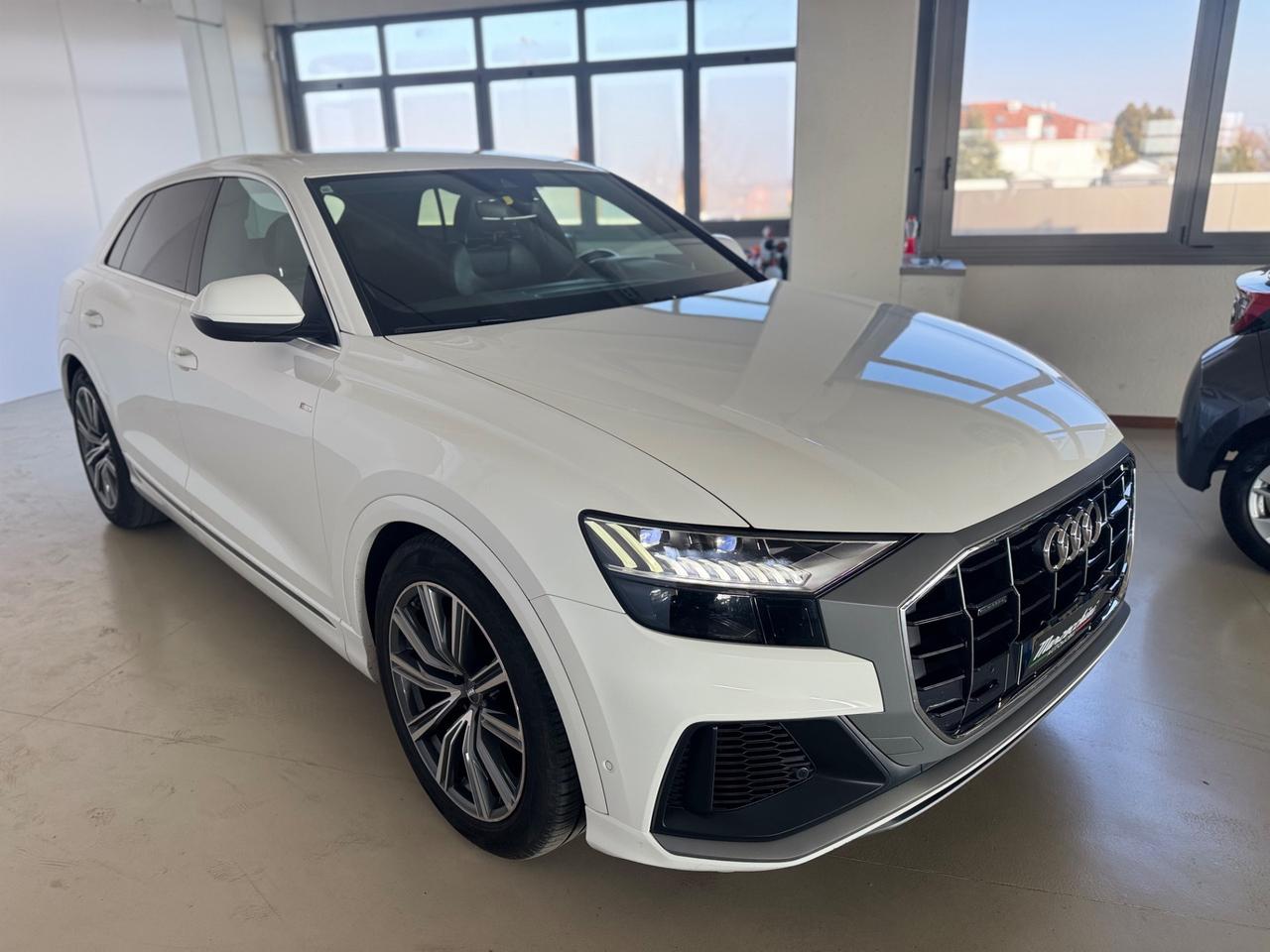 AUDI Q8 55 TFSI 340 CV IVA ESPOSTA