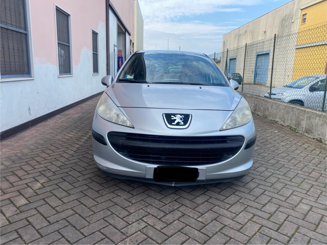 Peugeot 207 1.4 8V 75CV 5p. X Line neopatentati