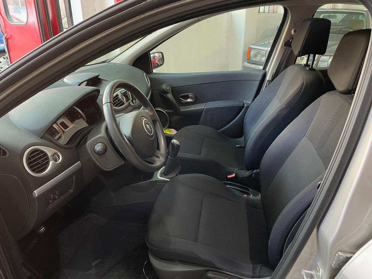 Renault Clio 1.4 16V 5 porte Confort 95.000KM!!!