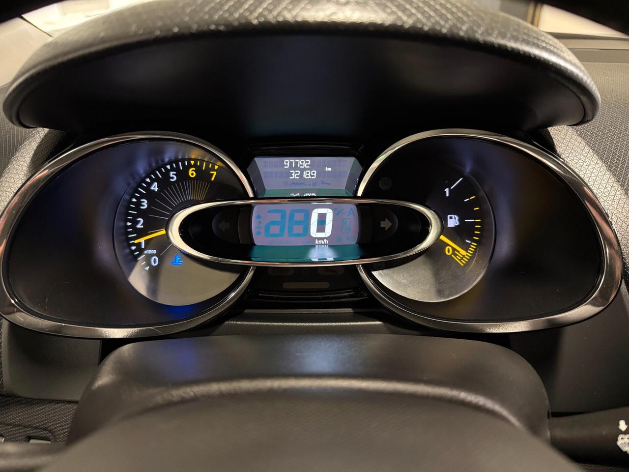 Renault Clio 1.2 75CV 5 porte Costume National