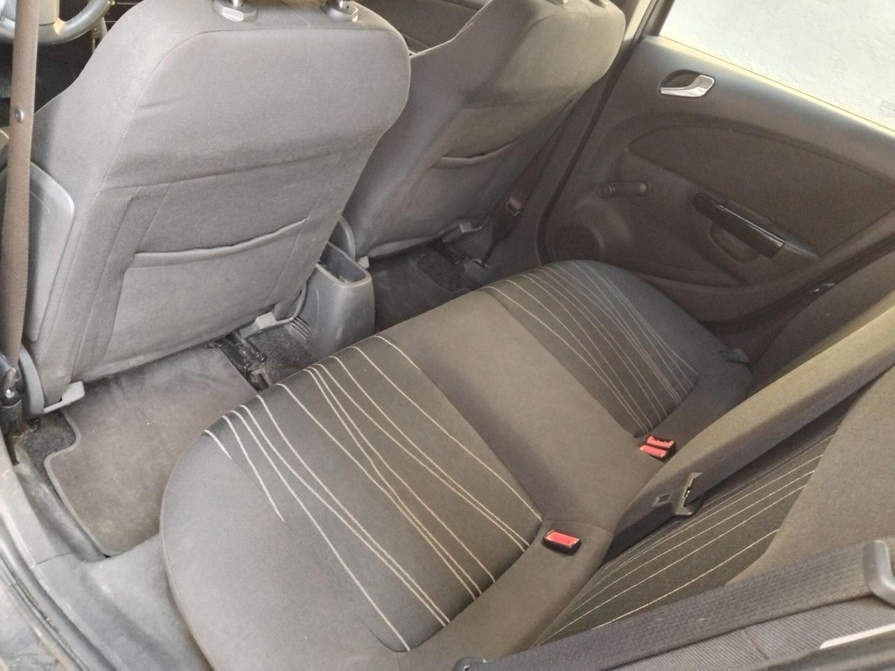 Opel Corsa 1.2 benzina automatica