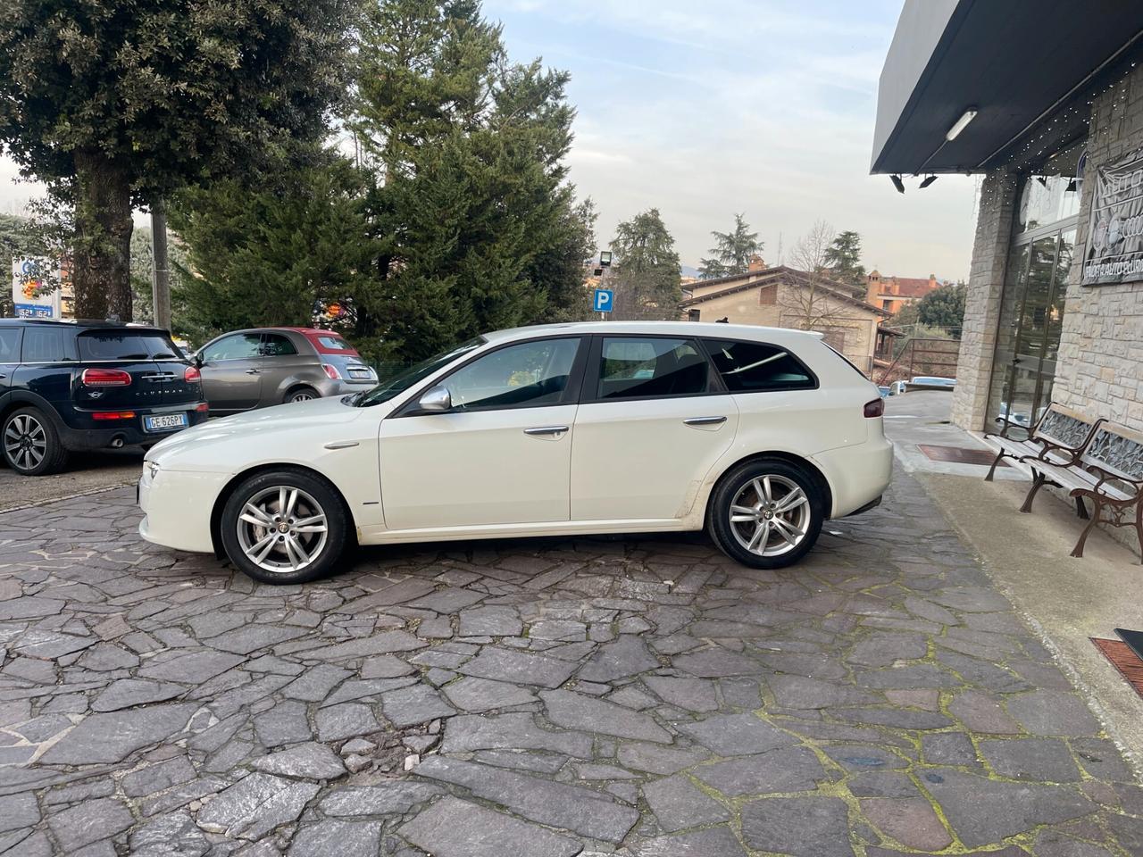 Alfa Romeo 159 2.0 JTDm Sportwagon Super NEO PATENTATI